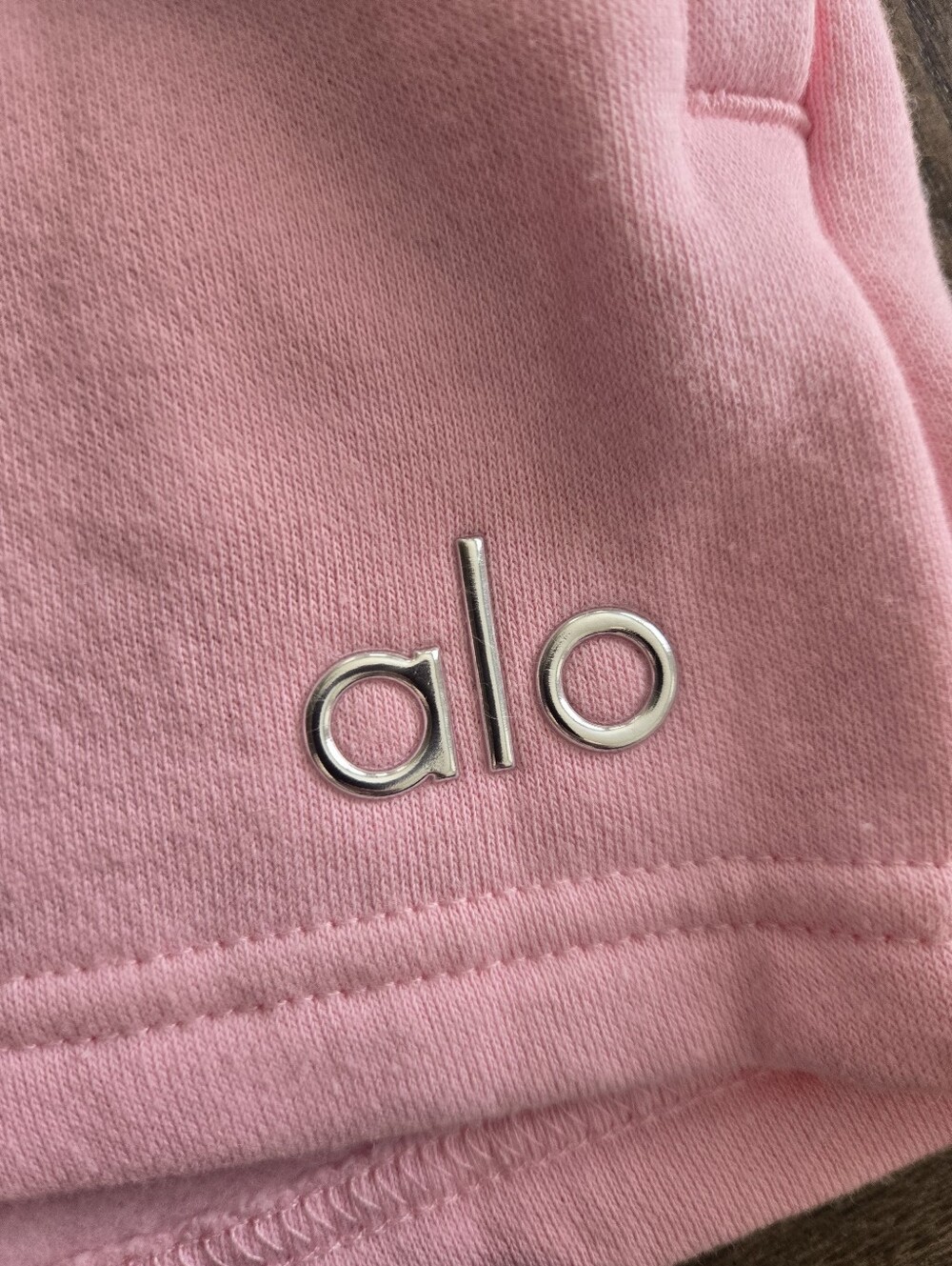 Alo Yoga Accolade Short in Sweet Pink sz MEDIUM - Picture 4 of 4